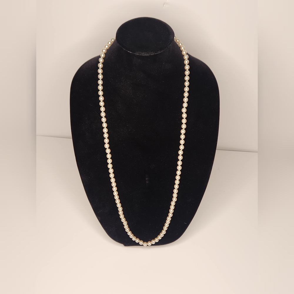COSTUME JEWELRY Pearl Necklace